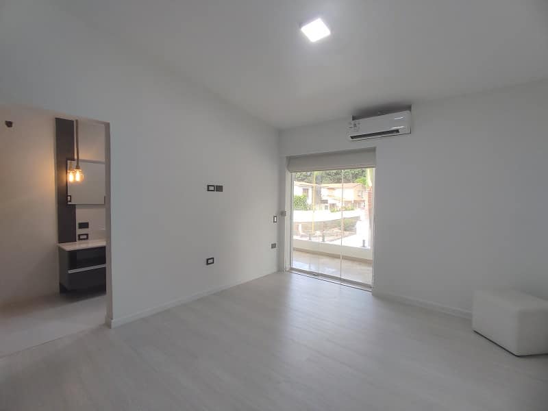 Two-Level House for Sale, Urb. La Trigaleña